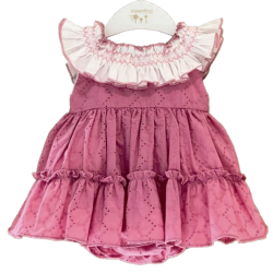 Vestido rosa bordado con...